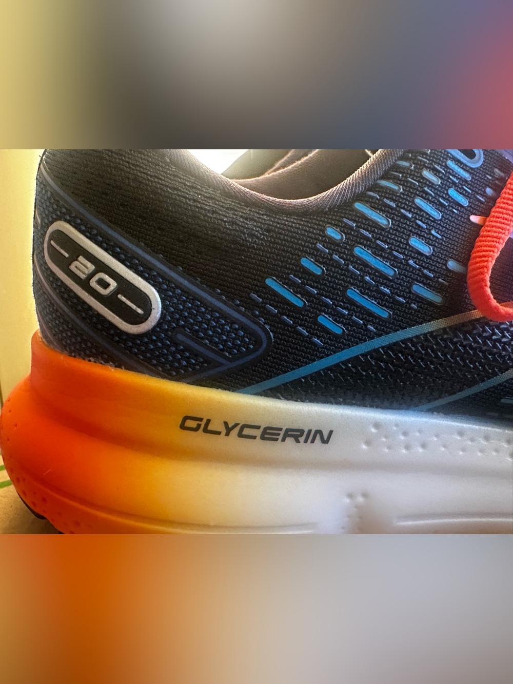 Brooks Glycerin 20 Running Shoes Black with Bright Orange Laces - Picture 8 of 12